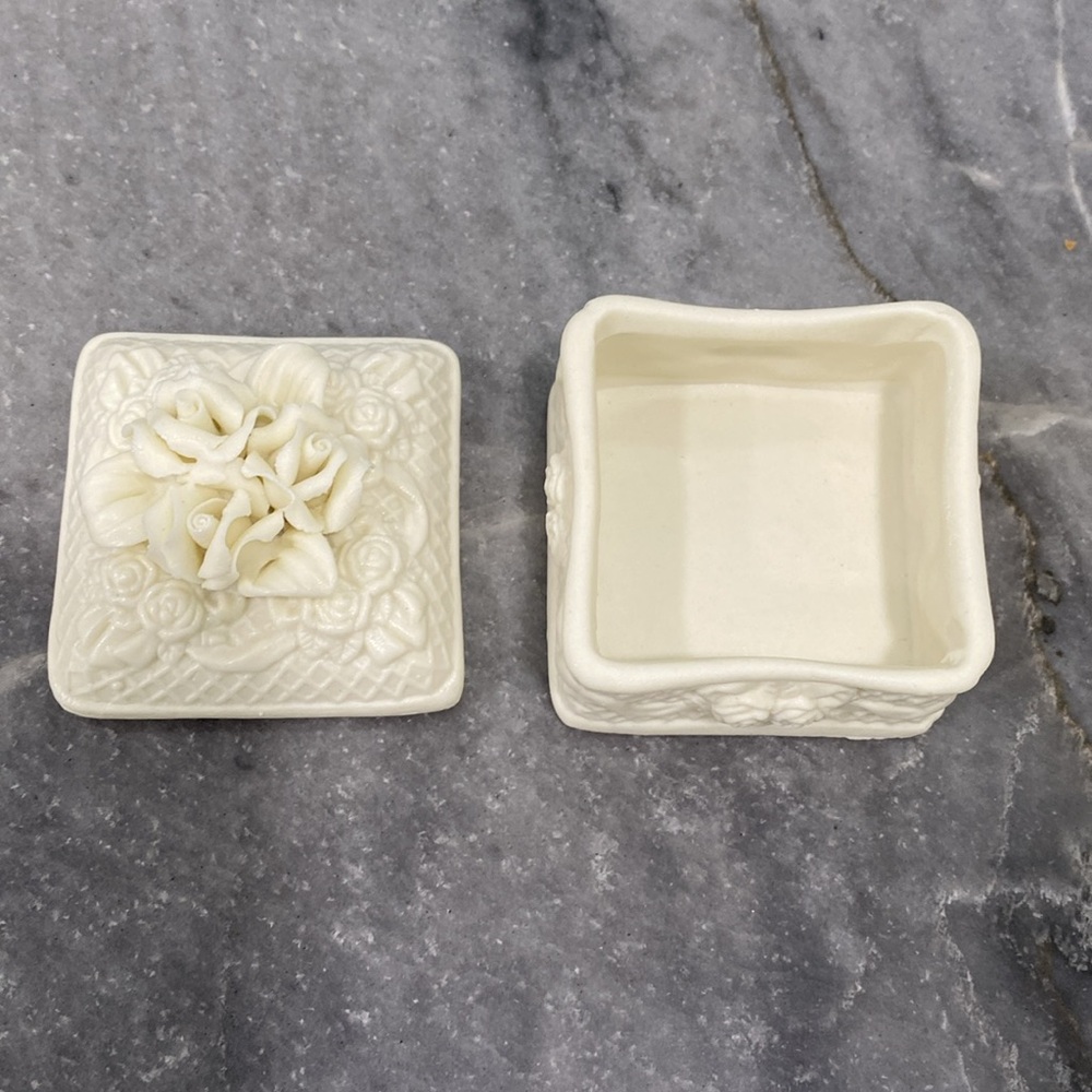 Elegant White Bisque Porcelain Floral Trinket Box. 2” x 2” - Picture 2 of 8